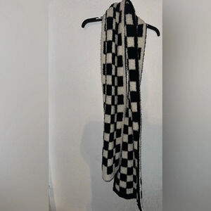 Love Marlo Women’s Checkerboard Scarf Oversized